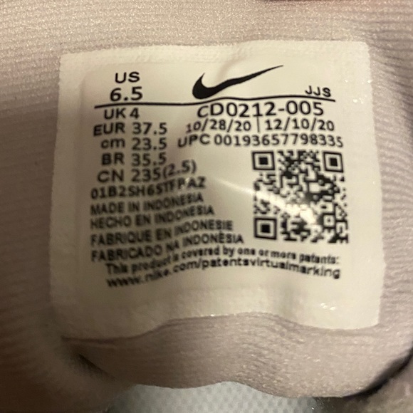 Women’s Nike Legend Essential Vast Grey Fire Facts Fit Activity Pink - Picture 4 of 7